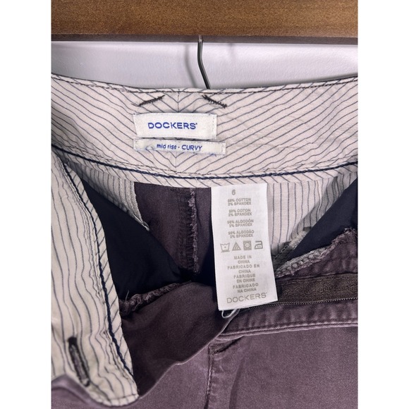 Dockers‎ Shorts Womens Sz 6 Brown Mid Rise Curvy Stretch, Fits 30x10 - Picture 3 of 10